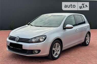 Хетчбек Volkswagen Golf 2010 в Жашківу