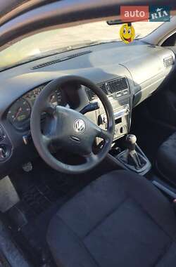 Хэтчбек Volkswagen Golf 1998 в Рокитном