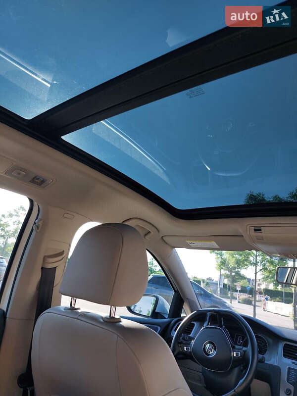 Универсал Volkswagen Golf 2015 в Львове