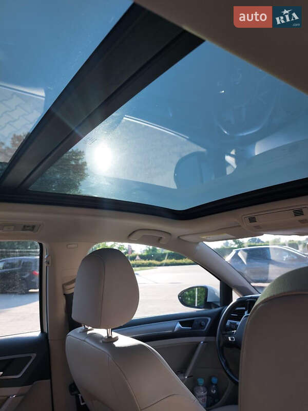 Универсал Volkswagen Golf 2015 в Львове