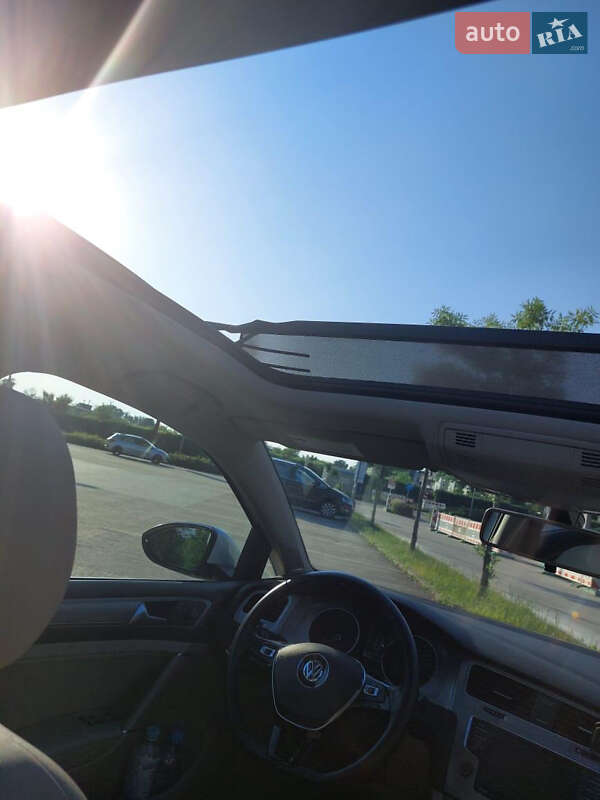 Универсал Volkswagen Golf 2015 в Львове