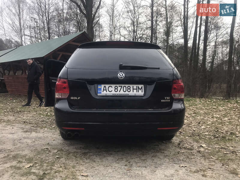 Универсал Volkswagen Golf 2010 в Львове