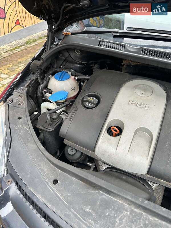 Хетчбек Volkswagen Golf 2005 в Рахові