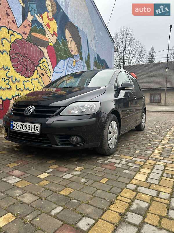 Хетчбек Volkswagen Golf 2005 в Рахові