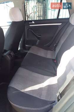 Універсал Volkswagen Golf 2013 в 