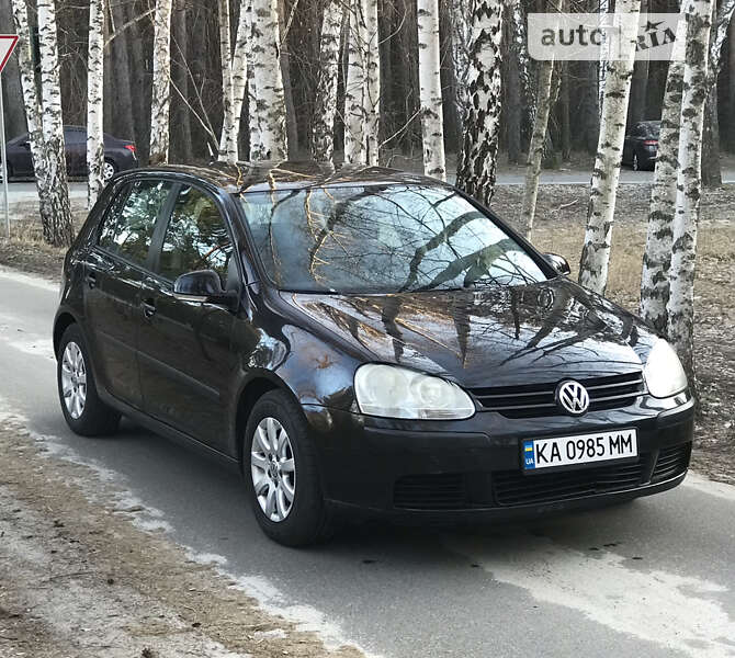 Хэтчбек Volkswagen Golf 2008 в Киеве