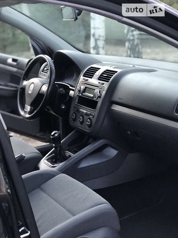 Хэтчбек Volkswagen Golf 2008 в Киеве
