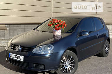 Хетчбек Volkswagen Golf 2004 в Рівному