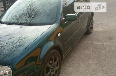 Хетчбек Volkswagen Golf 2003 в Львові