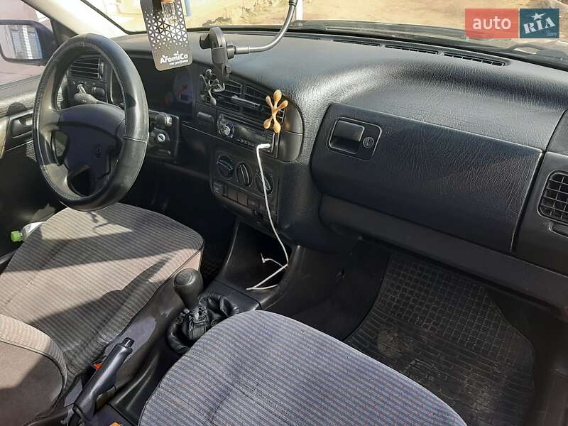 Хэтчбек Volkswagen Golf 1994 в Болграде