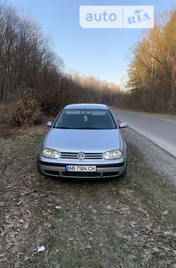 Хэтчбек Volkswagen Golf 2003 в Литине