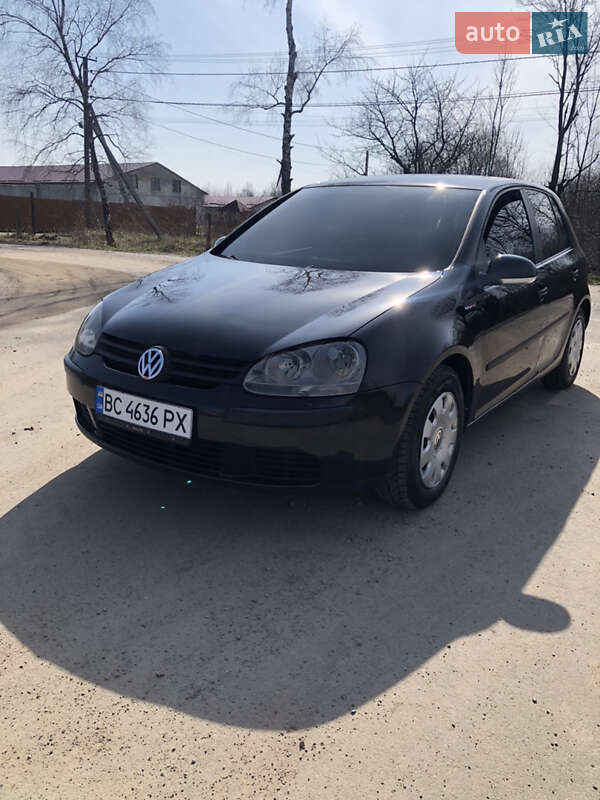 Хэтчбек Volkswagen Golf 2004 в Львове