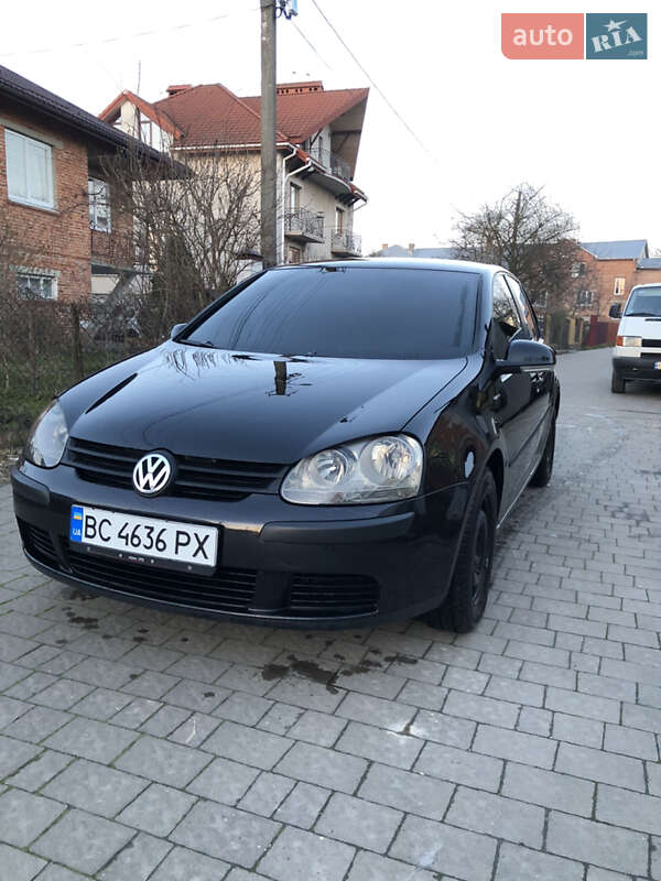 Хэтчбек Volkswagen Golf 2004 в Львове