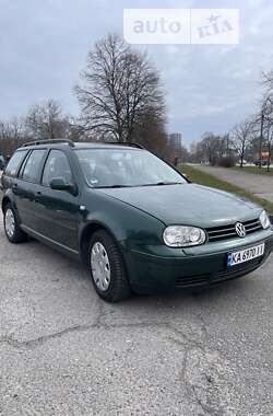 Універсал Volkswagen Golf 2000 в Запоріжжі