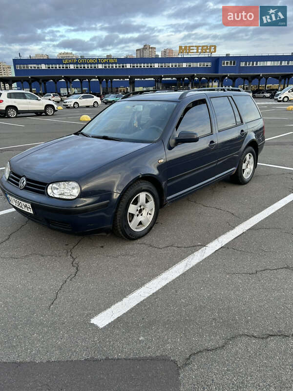 Универсал Volkswagen Golf 2000 в Киеве