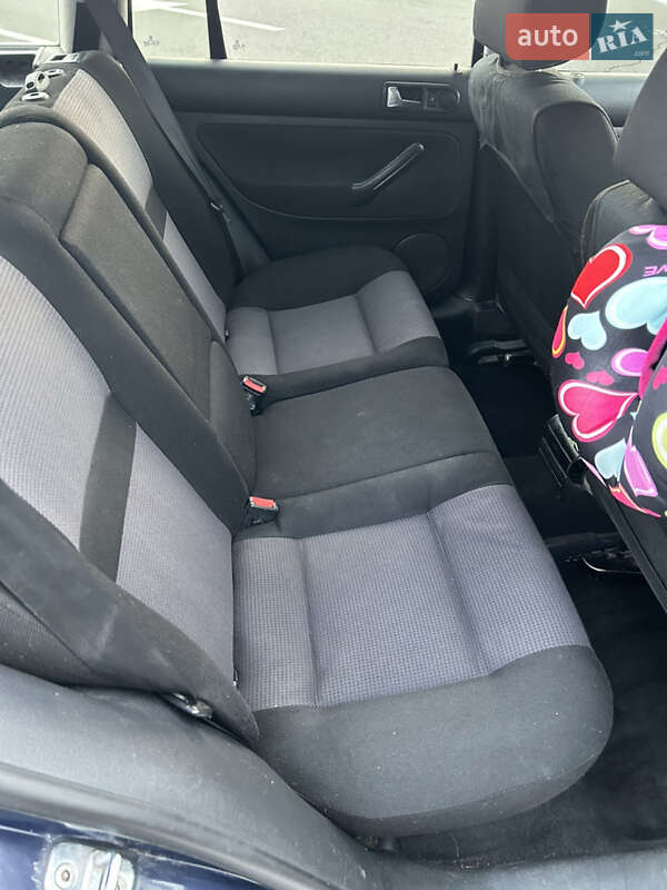 Универсал Volkswagen Golf 2000 в Киеве