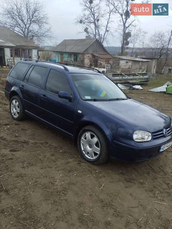 Универсал Volkswagen Golf 2003 в Тульчине