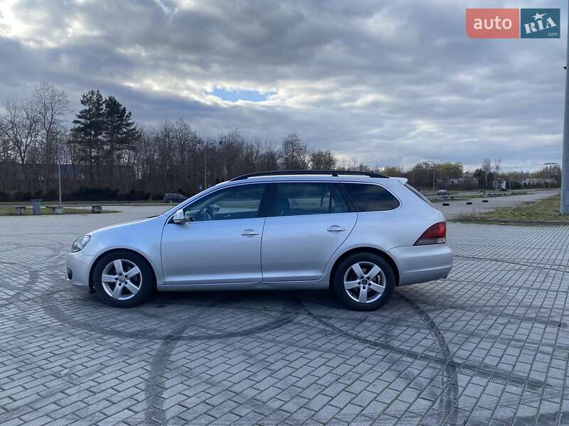 Универсал Volkswagen Golf 2011 в Львове