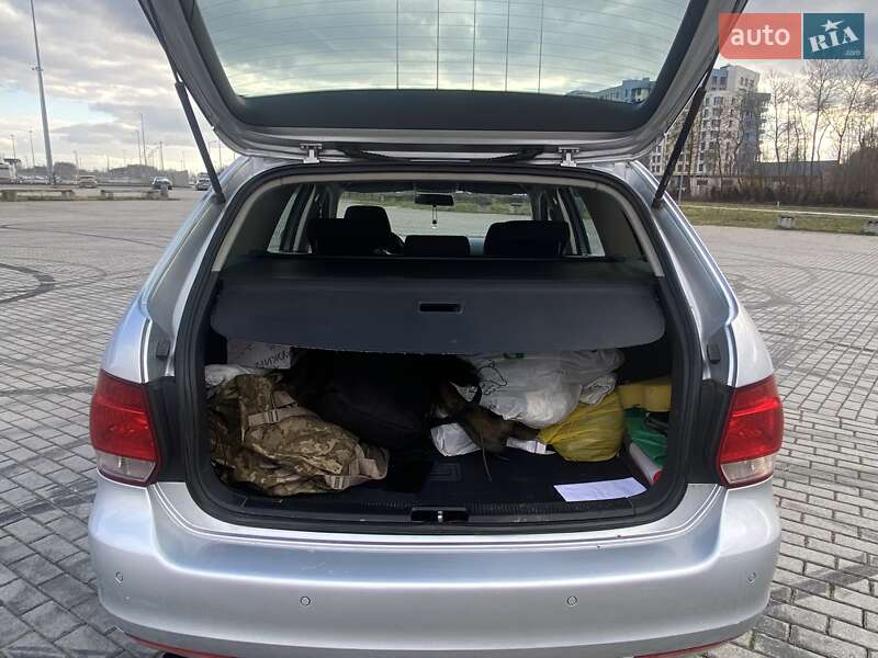 Универсал Volkswagen Golf 2011 в Львове