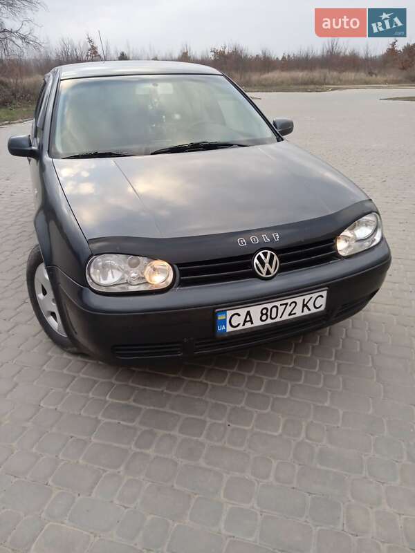 Хэтчбек Volkswagen Golf 2002 в Теплике