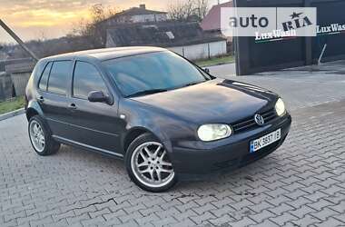 Хэтчбек Volkswagen Golf 1999 в Шумске