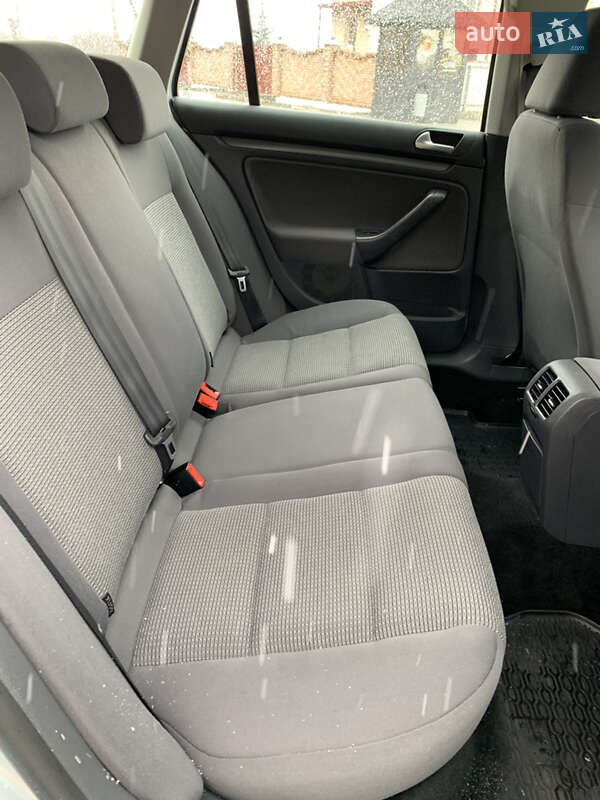 Универсал Volkswagen Golf 2009 в Ивано-Франковске