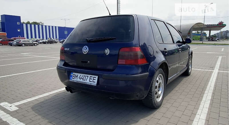 Хэтчбек Volkswagen Golf 2001 в Сумах