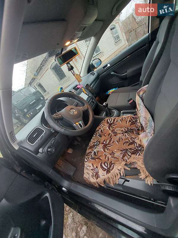 Универсал Volkswagen Golf 2011 в Монастырище