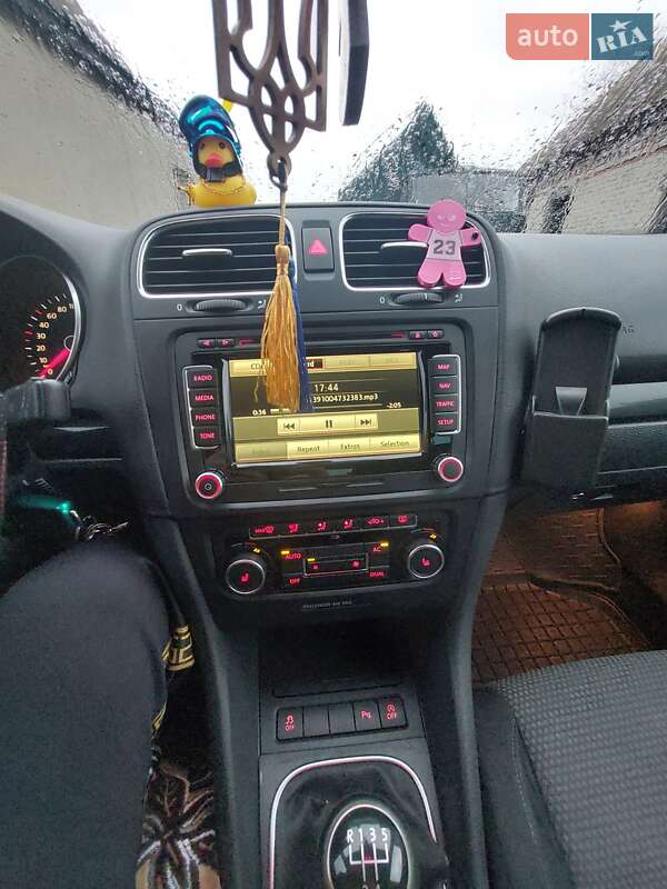 Универсал Volkswagen Golf 2011 в Монастырище