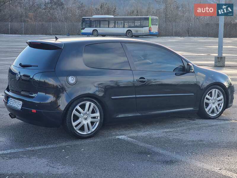 Хэтчбек Volkswagen Golf 2008 в Черновцах