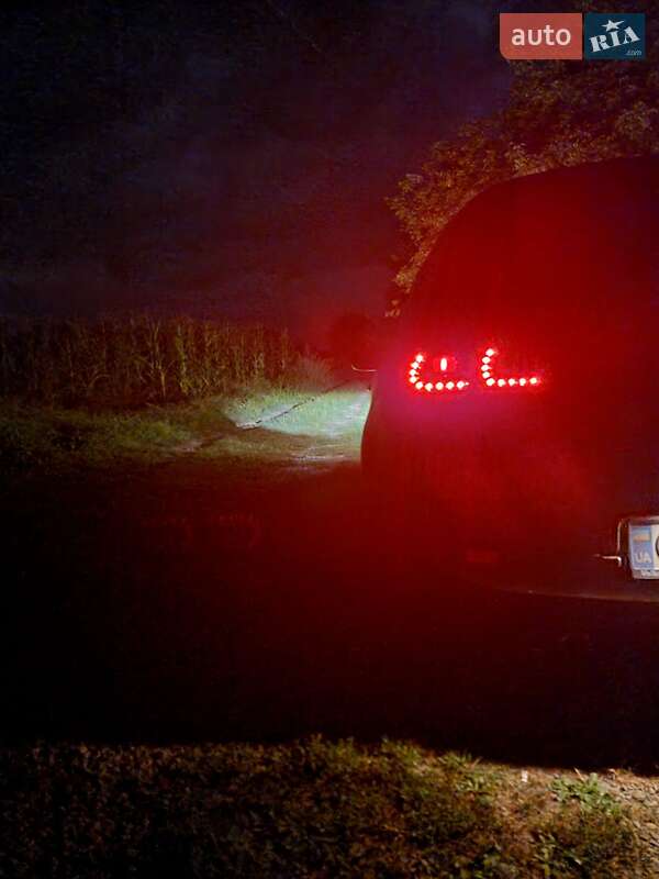 Хэтчбек Volkswagen Golf 2008 в Черновцах