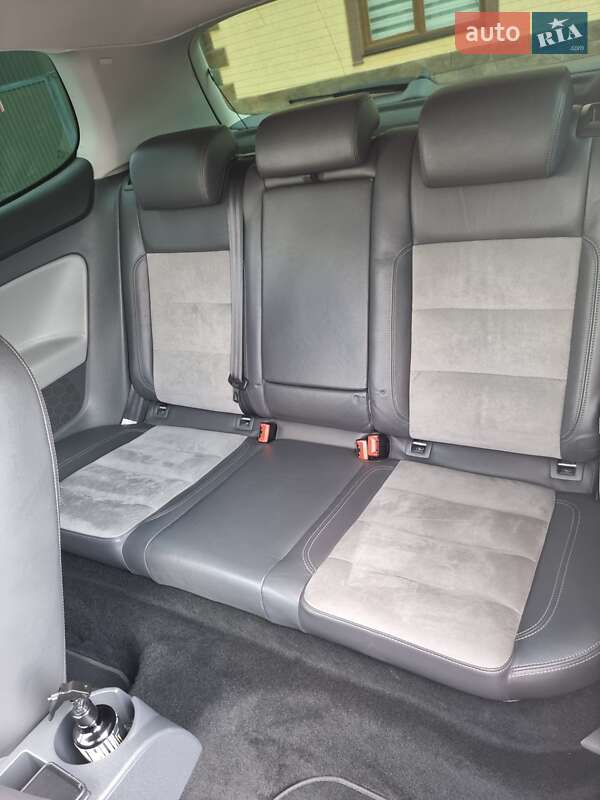 Хэтчбек Volkswagen Golf 2008 в Черновцах