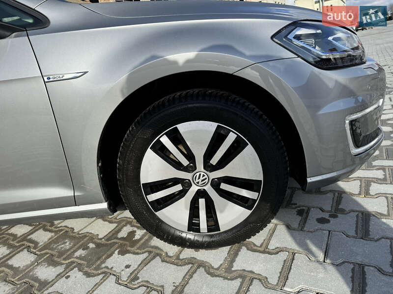 Хэтчбек Volkswagen Golf 2017 в Тернополе