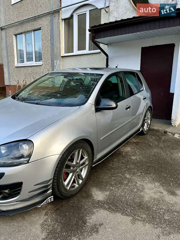 Хетчбек Volkswagen Golf 2008 в Рівному