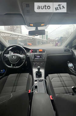 Хэтчбек Volkswagen Golf 2012 в Днепре