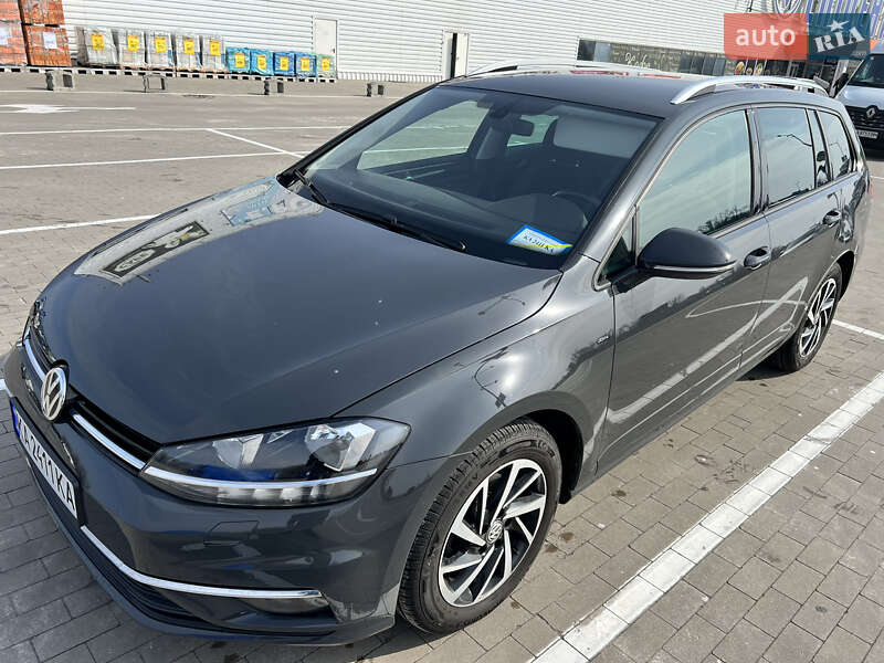 Универсал Volkswagen Golf 2018 в Киеве