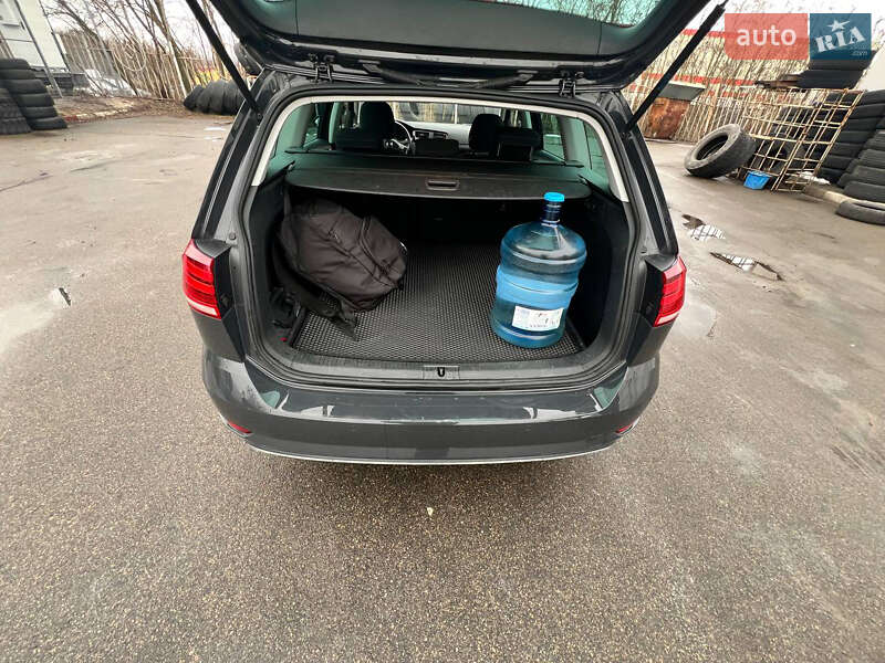 Универсал Volkswagen Golf 2018 в Киеве