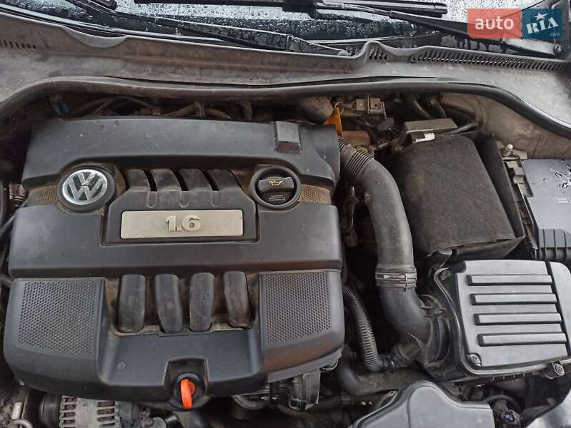 Универсал Volkswagen Golf 2010 в Тлумаче