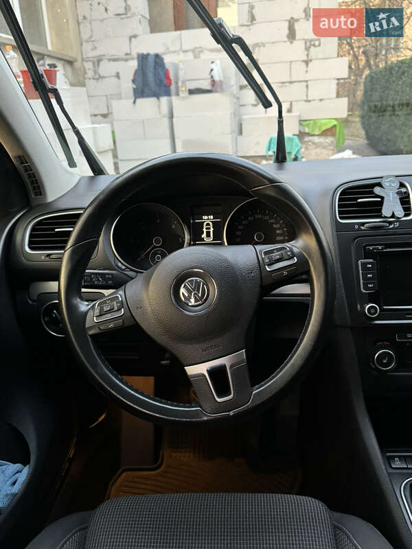 Хэтчбек Volkswagen Golf 2012 в Виннице