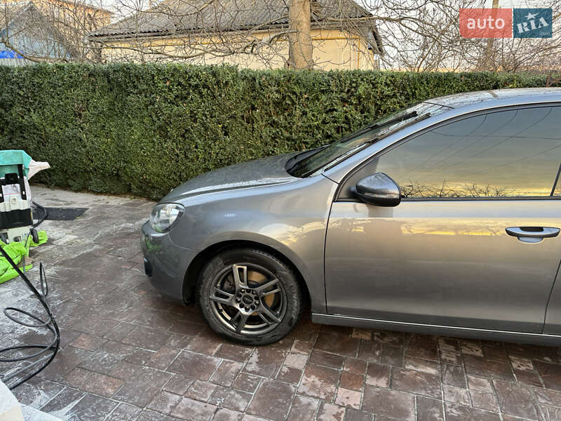 Хэтчбек Volkswagen Golf 2012 в Виннице