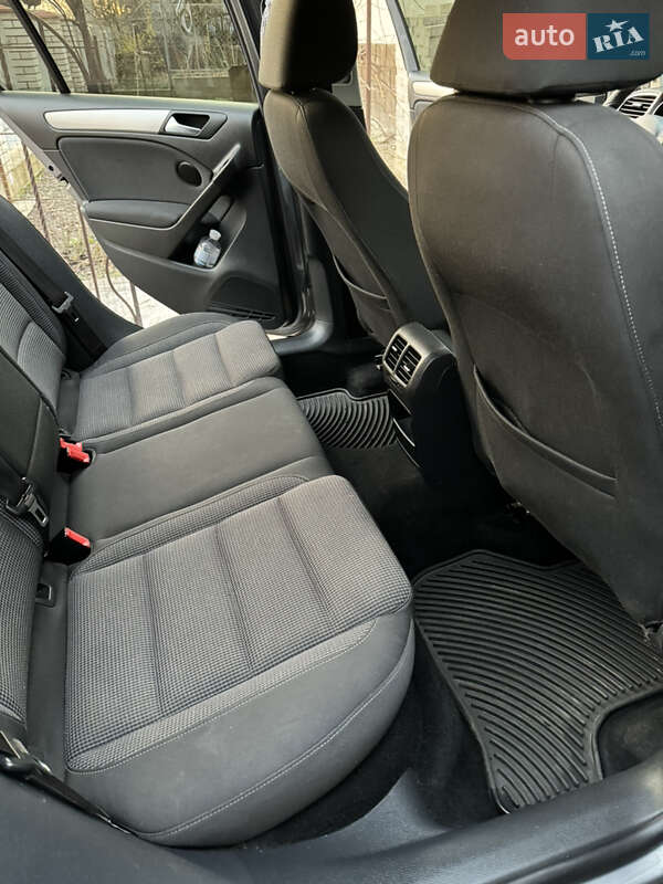 Хэтчбек Volkswagen Golf 2012 в Виннице