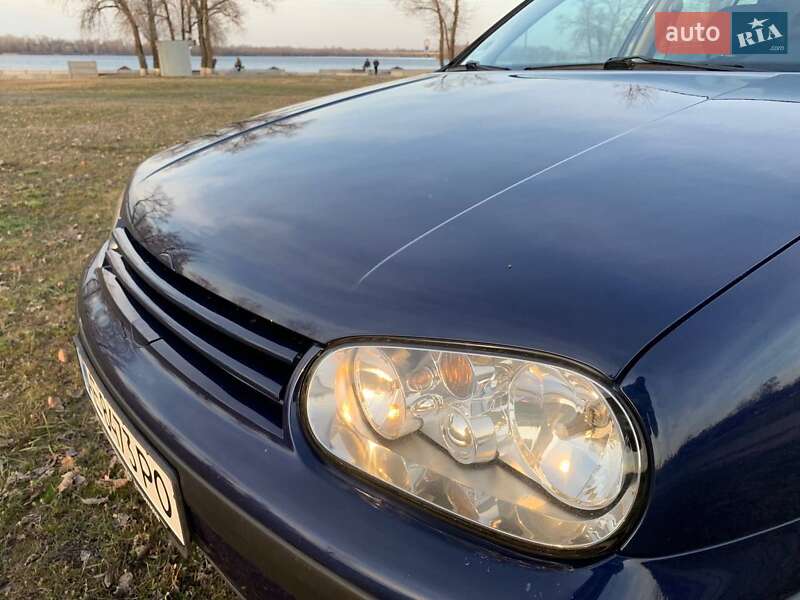 Хетчбек Volkswagen Golf 2000 в Кам'янському