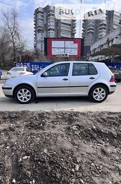 Хэтчбек Volkswagen Golf 2001 в Каменском