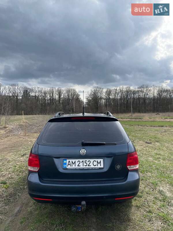 Универсал Volkswagen Golf 2008 в Овруче