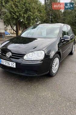 Хэтчбек Volkswagen Golf 2004 в Хусте