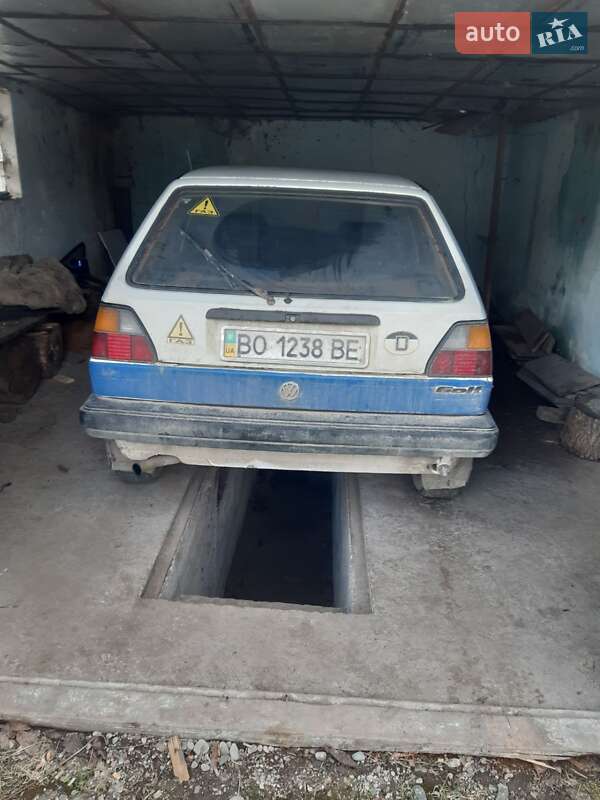 Хэтчбек Volkswagen Golf 1988 в Черновцах