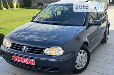 Хетчбек Volkswagen Golf 2002 в Львові