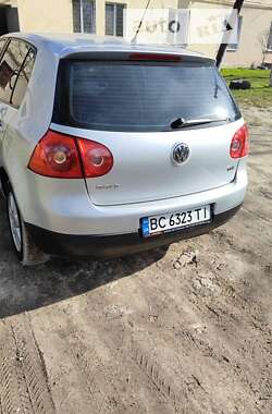Хэтчбек Volkswagen Golf 2006 в 