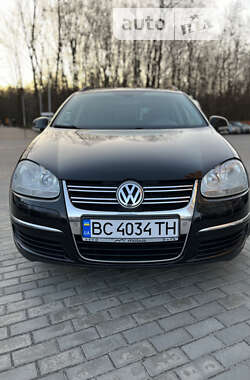 Універсал Volkswagen Golf 2009 в Львові