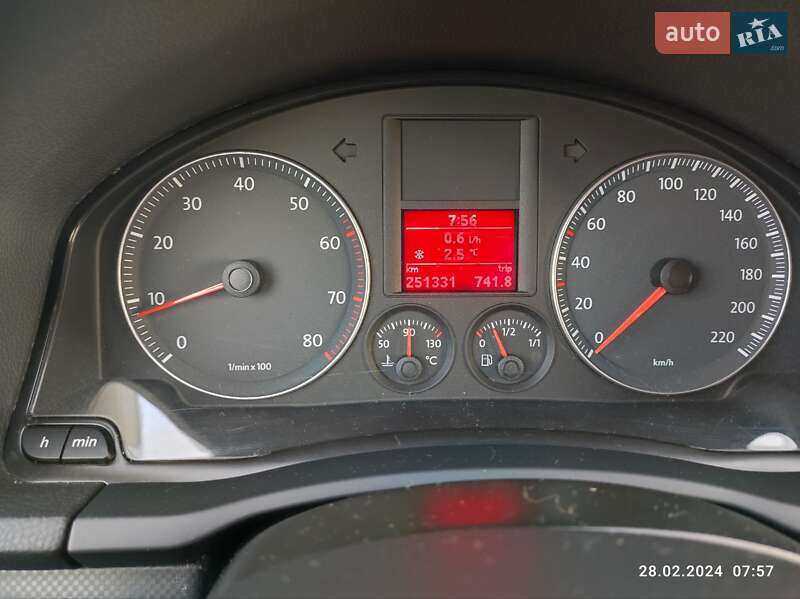 Хетчбек Volkswagen Golf 2008 в Ковелі